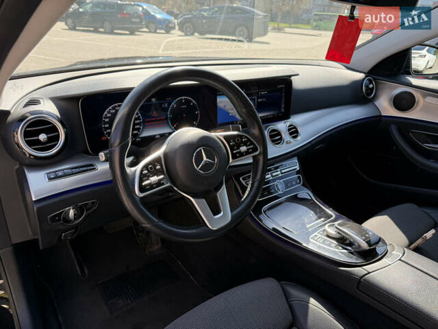 Черный Мерседес Е-Класс, объемом двигателя 1.95 л и пробегом 199 тыс. км за 27600 $, фото 7 на Automoto.ua