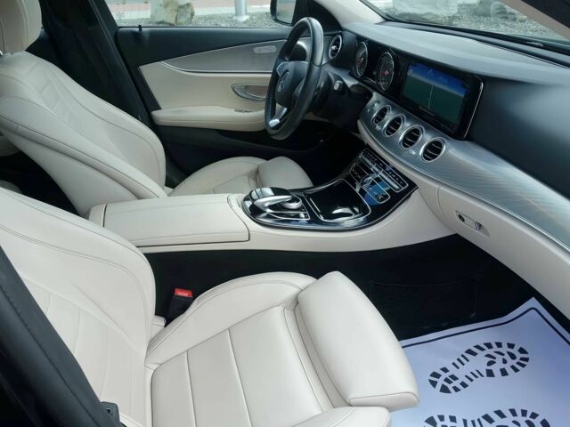 Чорний Мерседес Е-Клас, об'ємом двигуна 2 л та пробігом 31 тис. км за 20999 $, фото 11 на Automoto.ua