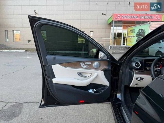 Чорний Мерседес Е-Клас, об'ємом двигуна 3 л та пробігом 152 тис. км за 38000 $, фото 41 на Automoto.ua