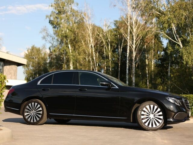 Чорний Мерседес Е-Клас, об'ємом двигуна 3 л та пробігом 62 тис. км за 44900 $, фото 3 на Automoto.ua