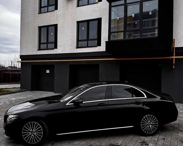 Чорний Мерседес Е-Клас, об'ємом двигуна 2 л та пробігом 405 тис. км за 22800 $, фото 3 на Automoto.ua