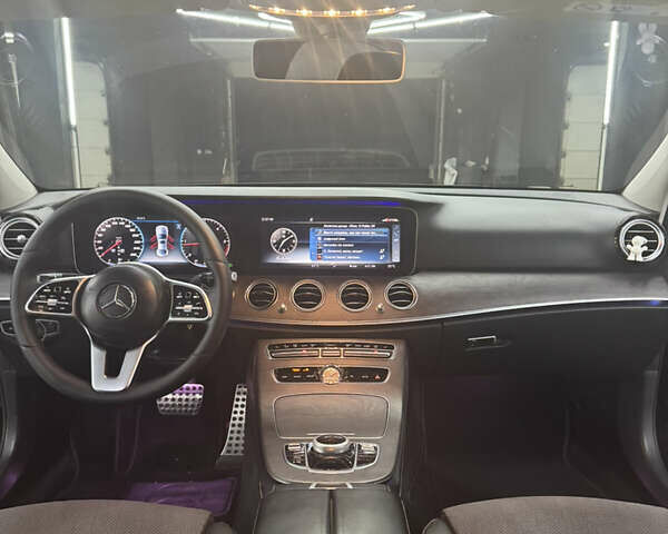 Чорний Мерседес Е-Клас, об'ємом двигуна 1.95 л та пробігом 80 тис. км за 28000 $, фото 52 на Automoto.ua