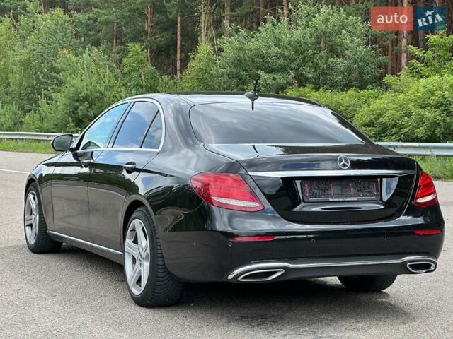 Черный Мерседес Е-Класс, объемом двигателя 1.95 л и пробегом 375 тыс. км за 21899 $, фото 4 на Automoto.ua