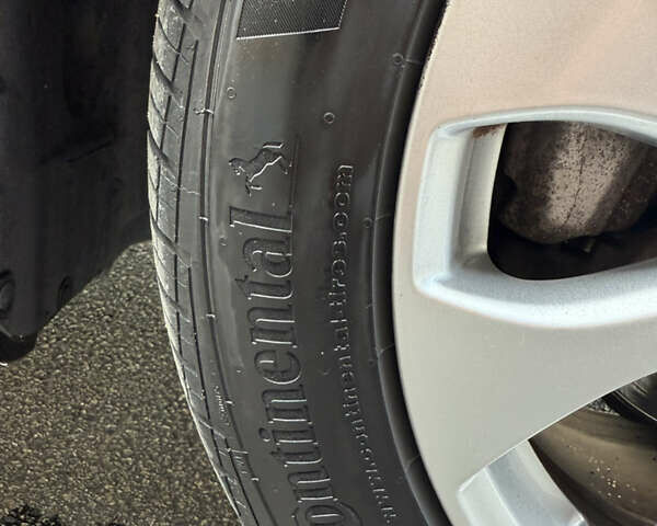 Черный Мерседес Е-Класс, объемом двигателя 2 л и пробегом 145 тыс. км за 28500 $, фото 22 на Automoto.ua