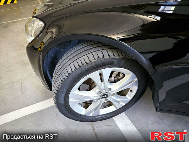 Черный Мерседес Е-Класс, объемом двигателя 2 л и пробегом 180 тыс. км за 26500 $, фото 13 на Automoto.ua