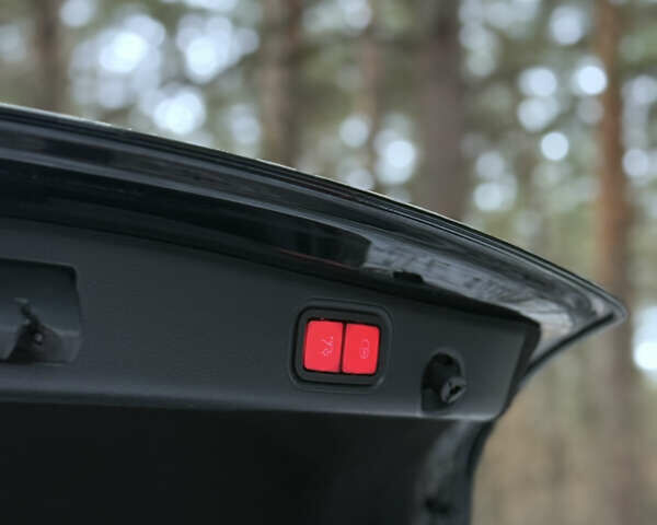 Черный Мерседес Е-Класс, объемом двигателя 1.99 л и пробегом 111 тыс. км за 28800 $, фото 35 на Automoto.ua