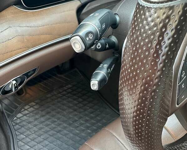 Черный Мерседес Е-Класс, объемом двигателя 1.95 л и пробегом 255 тыс. км за 32721 $, фото 10 на Automoto.ua