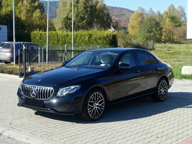 Чорний Мерседес Е-Клас, об'ємом двигуна 2 л та пробігом 31 тис. км за 20999 $, фото 2 на Automoto.ua