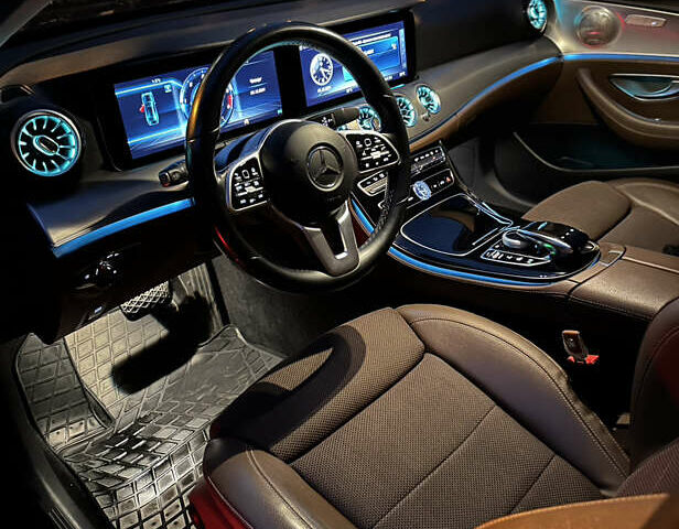 Черный Мерседес Е-Класс, объемом двигателя 1.95 л и пробегом 82 тыс. км за 42500 $, фото 1 на Automoto.ua