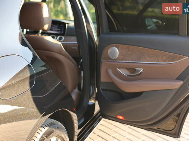 Чорний Мерседес Е-Клас, об'ємом двигуна 2.99 л та пробігом 68 тис. км за 44900 $, фото 20 на Automoto.ua