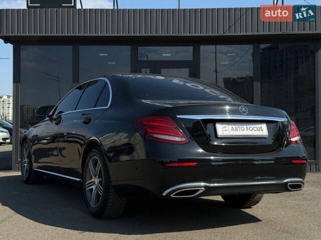 Черный Мерседес Е-Класс, объемом двигателя 1.95 л и пробегом 200 тыс. км за 22990 $, фото 7 на Automoto.ua