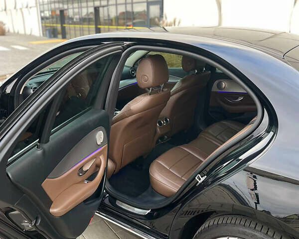 Черный Мерседес Е-Класс, объемом двигателя 2 л и пробегом 460 тыс. км за 24700 $, фото 4 на Automoto.ua