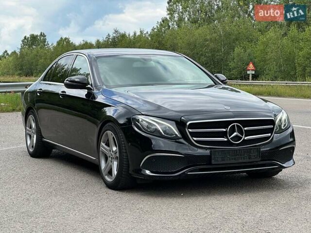 Черный Мерседес Е-Класс, объемом двигателя 1.95 л и пробегом 375 тыс. км за 21899 $, фото 9 на Automoto.ua