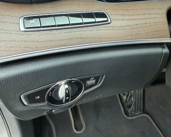 Черный Мерседес Е-Класс, объемом двигателя 2 л и пробегом 145 тыс. км за 28500 $, фото 12 на Automoto.ua