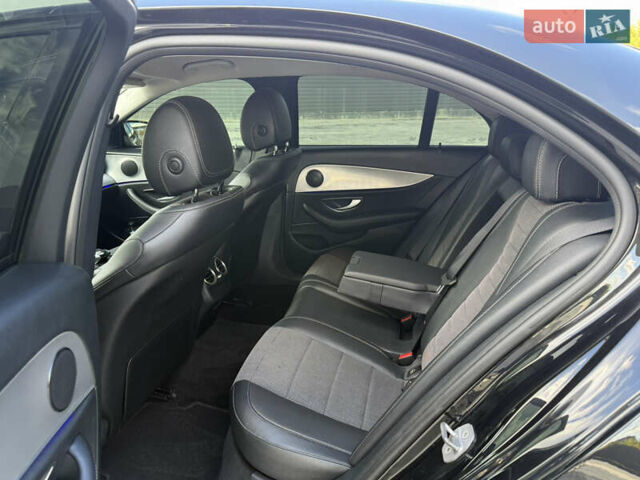 Черный Мерседес Е-Класс, объемом двигателя 2 л и пробегом 227 тыс. км за 27000 $, фото 8 на Automoto.ua
