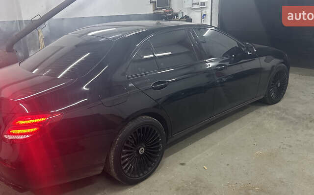 Чорний Мерседес Е-Клас, об'ємом двигуна 1.95 л та пробігом 80 тис. км за 28000 $, фото 22 на Automoto.ua
