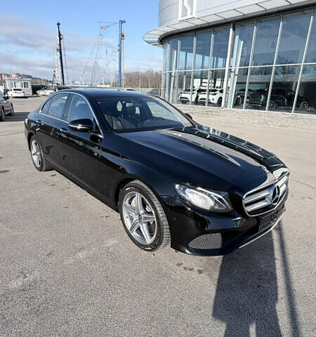 Черный Мерседес Е-Класс, объемом двигателя 1.99 л и пробегом 27 тыс. км за 33000 $, фото 4 на Automoto.ua