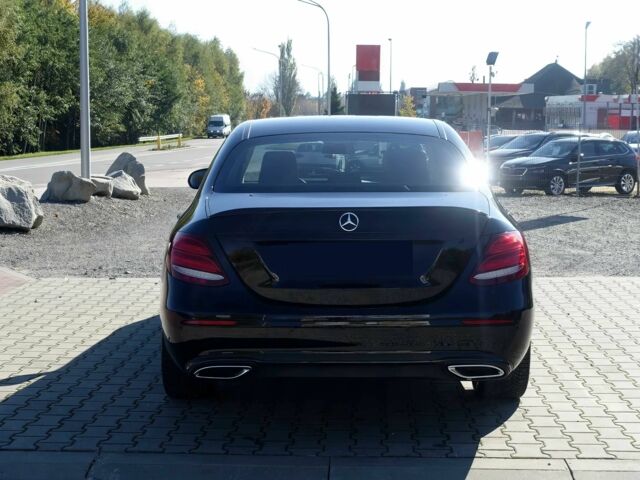 Чорний Мерседес Е-Клас, об'ємом двигуна 2 л та пробігом 31 тис. км за 20999 $, фото 5 на Automoto.ua