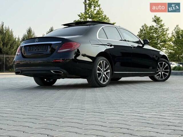 Черный Мерседес Е-Класс, объемом двигателя 2 л и пробегом 113 тыс. км за 33500 $, фото 5 на Automoto.ua