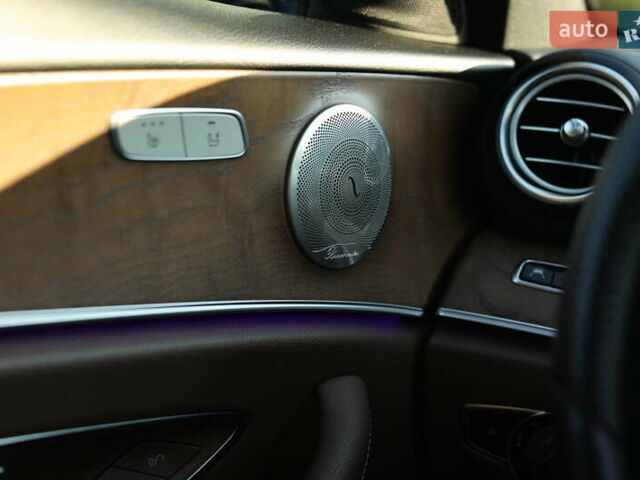 Чорний Мерседес Е-Клас, об'ємом двигуна 2.99 л та пробігом 68 тис. км за 44900 $, фото 28 на Automoto.ua