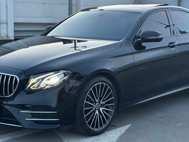 Чорний Мерседес Е-Клас, об'ємом двигуна 2 л та пробігом 225 тис. км за 25500 $, фото 3 на Automoto.ua