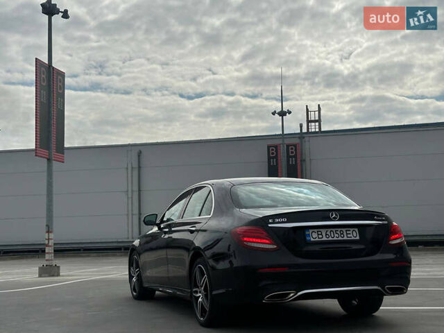 Черный Мерседес Е-Класс, объемом двигателя 2 л и пробегом 87 тыс. км за 32000 $, фото 13 на Automoto.ua