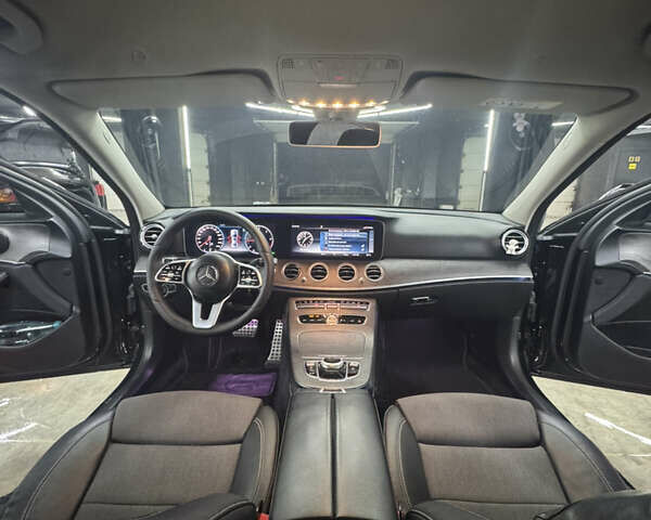 Чорний Мерседес Е-Клас, об'ємом двигуна 1.95 л та пробігом 80 тис. км за 28000 $, фото 34 на Automoto.ua