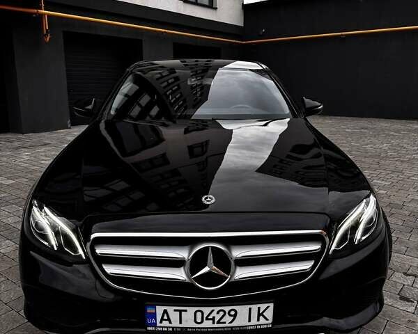 Чорний Мерседес Е-Клас, об'ємом двигуна 2 л та пробігом 405 тис. км за 22800 $, фото 4 на Automoto.ua