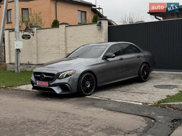 Чорний Мерседес Е-Клас, об'ємом двигуна 3 л та пробігом 139 тис. км за 41000 $, фото 1 на Automoto.ua