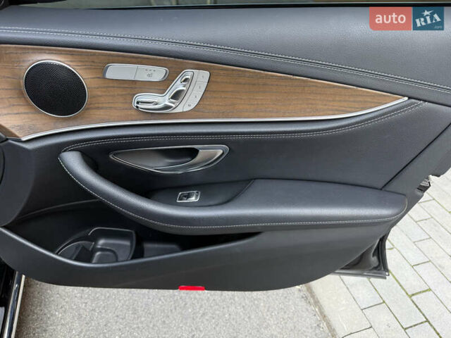 Черный Мерседес Е-Класс, объемом двигателя 2 л и пробегом 145 тыс. км за 28500 $, фото 19 на Automoto.ua