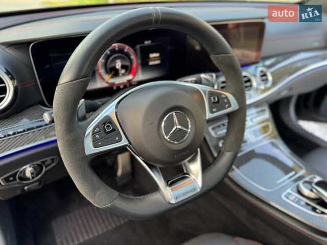 Черный Мерседес Е-Класс, объемом двигателя 3 л и пробегом 30 тыс. км за 55000 $, фото 30 на Automoto.ua