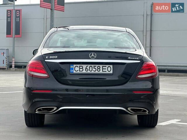 Черный Мерседес Е-Класс, объемом двигателя 2 л и пробегом 87 тыс. км за 32000 $, фото 23 на Automoto.ua