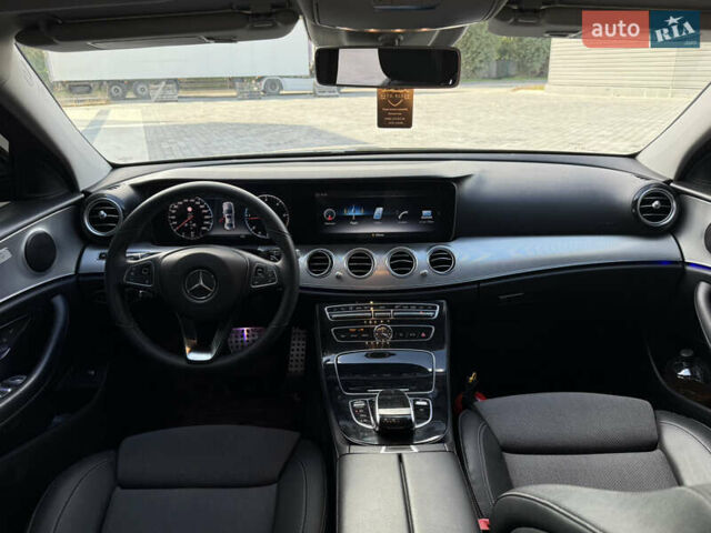 Черный Мерседес Е-Класс, объемом двигателя 2 л и пробегом 227 тыс. км за 27000 $, фото 9 на Automoto.ua