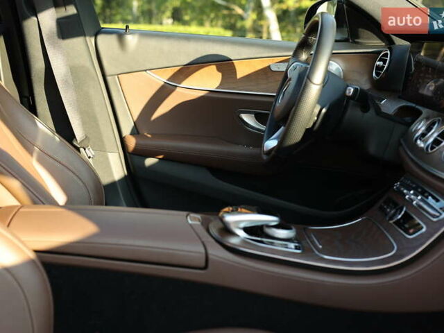 Чорний Мерседес Е-Клас, об'ємом двигуна 2.99 л та пробігом 68 тис. км за 44900 $, фото 34 на Automoto.ua