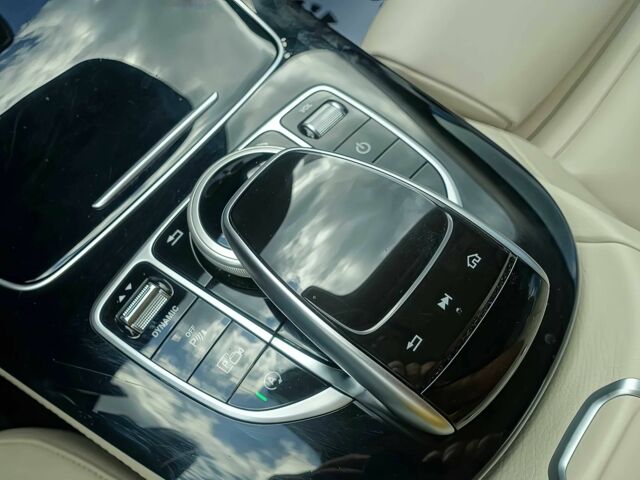 Чорний Мерседес Е-Клас, об'ємом двигуна 2 л та пробігом 31 тис. км за 20999 $, фото 10 на Automoto.ua