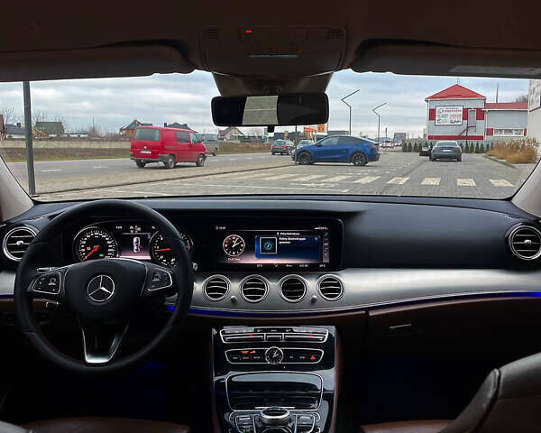 Черный Мерседес Е-Класс, объемом двигателя 2 л и пробегом 460 тыс. км за 24700 $, фото 5 на Automoto.ua