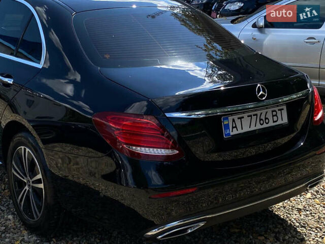 Черный Мерседес Е-Класс, объемом двигателя 1.95 л и пробегом 150 тыс. км за 33500 $, фото 5 на Automoto.ua