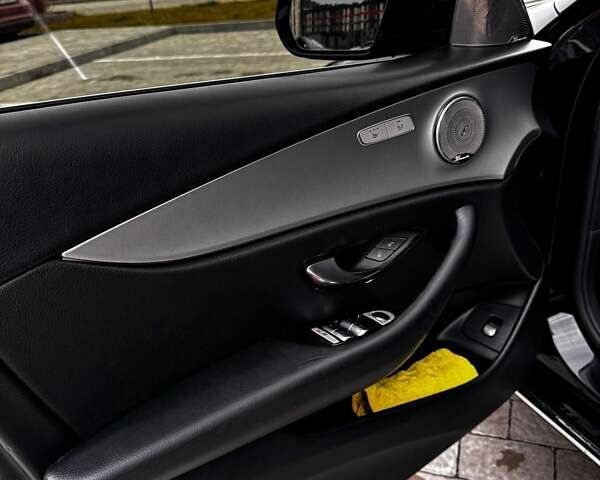 Чорний Мерседес Е-Клас, об'ємом двигуна 2 л та пробігом 405 тис. км за 22800 $, фото 17 на Automoto.ua