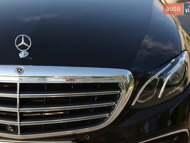 Чорний Мерседес Е-Клас, об'ємом двигуна 2.99 л та пробігом 68 тис. км за 44900 $, фото 5 на Automoto.ua
