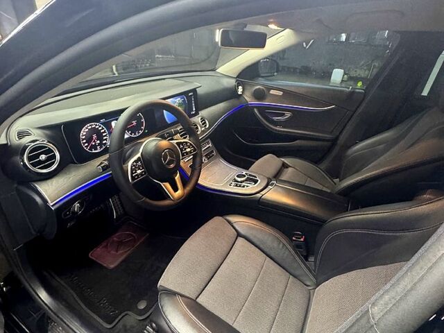 Чорний Мерседес Е-Клас, об'ємом двигуна 2 л та пробігом 80 тис. км за 27000 $, фото 1 на Automoto.ua