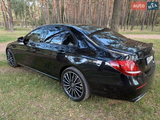 Чорний Мерседес Е-Клас, об'ємом двигуна 2 л та пробігом 310 тис. км за 22900 $, фото 13 на Automoto.ua