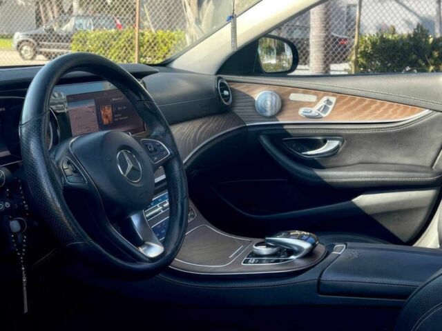 Черный Мерседес Е-Класс, объемом двигателя 2 л и пробегом 59 тыс. км за 6300 $, фото 6 на Automoto.ua