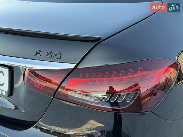 Чорний Мерседес Е-Клас, об'ємом двигуна 2 л та пробігом 460 тис. км за 29700 $, фото 5 на Automoto.ua