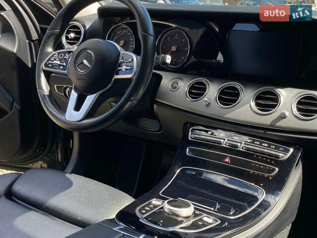 Черный Мерседес Е-Класс, объемом двигателя 1.95 л и пробегом 150 тыс. км за 33500 $, фото 17 на Automoto.ua