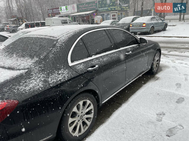 Черный Мерседес Е-Класс, объемом двигателя 1.95 л и пробегом 80 тыс. км за 38000 $, фото 2 на Automoto.ua