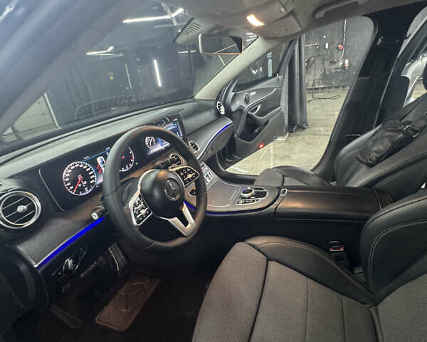 Чорний Мерседес Е-Клас, об'ємом двигуна 1.95 л та пробігом 80 тис. км за 28000 $, фото 4 на Automoto.ua