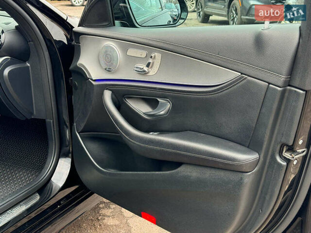 Чорний Мерседес Е-Клас, об'ємом двигуна 2 л та пробігом 230 тис. км за 35640 $, фото 23 на Automoto.ua
