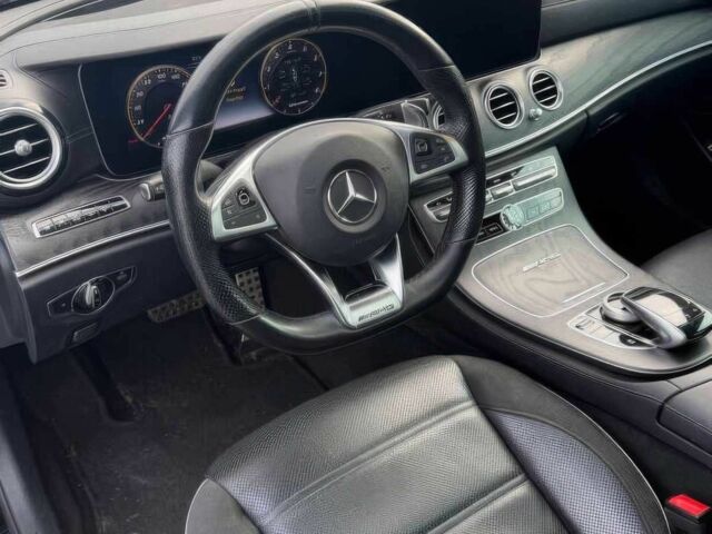 Черный Мерседес Е-Класс, объемом двигателя 4 л и пробегом 34 тыс. км за 13000 $, фото 9 на Automoto.ua