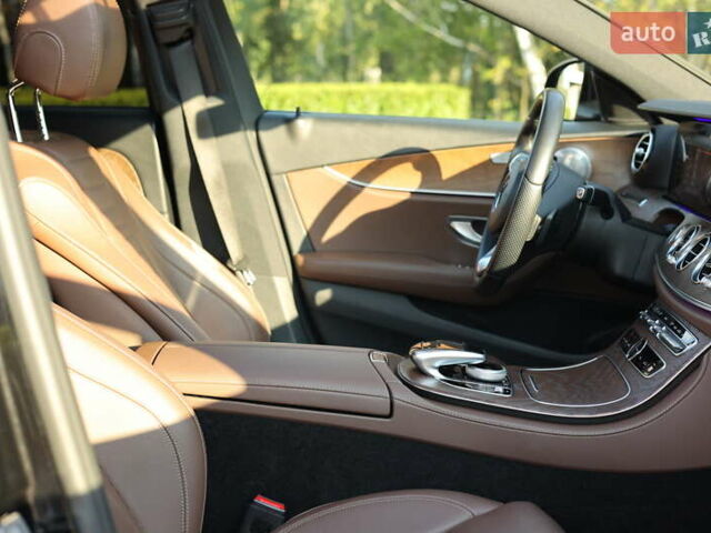 Чорний Мерседес Е-Клас, об'ємом двигуна 2.99 л та пробігом 68 тис. км за 44900 $, фото 22 на Automoto.ua