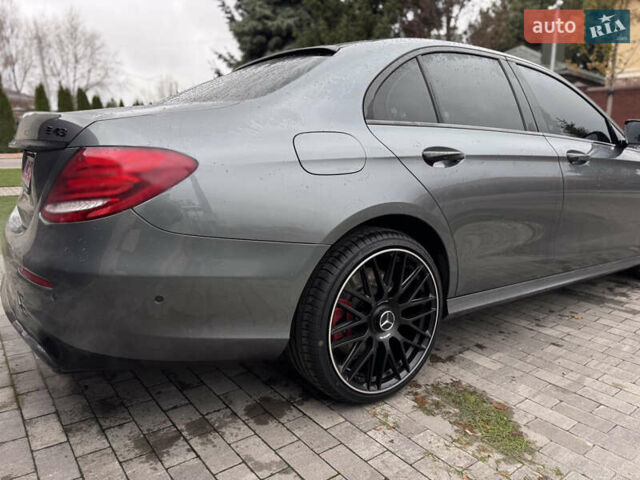 Чорний Мерседес Е-Клас, об'ємом двигуна 3 л та пробігом 139 тис. км за 41000 $, фото 7 на Automoto.ua